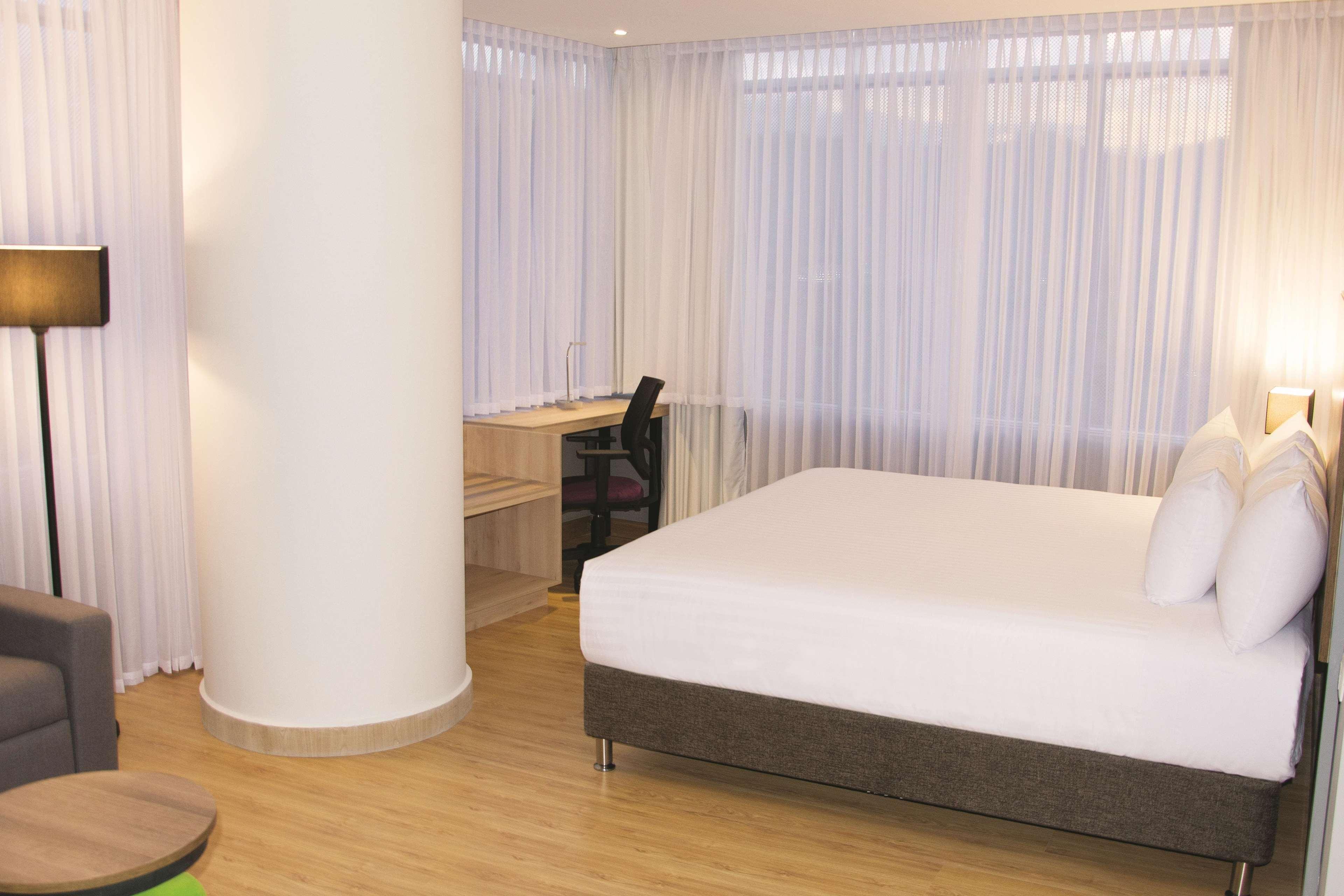 La Quinta By Wyndham Medellin Hotell Eksteriør bilde