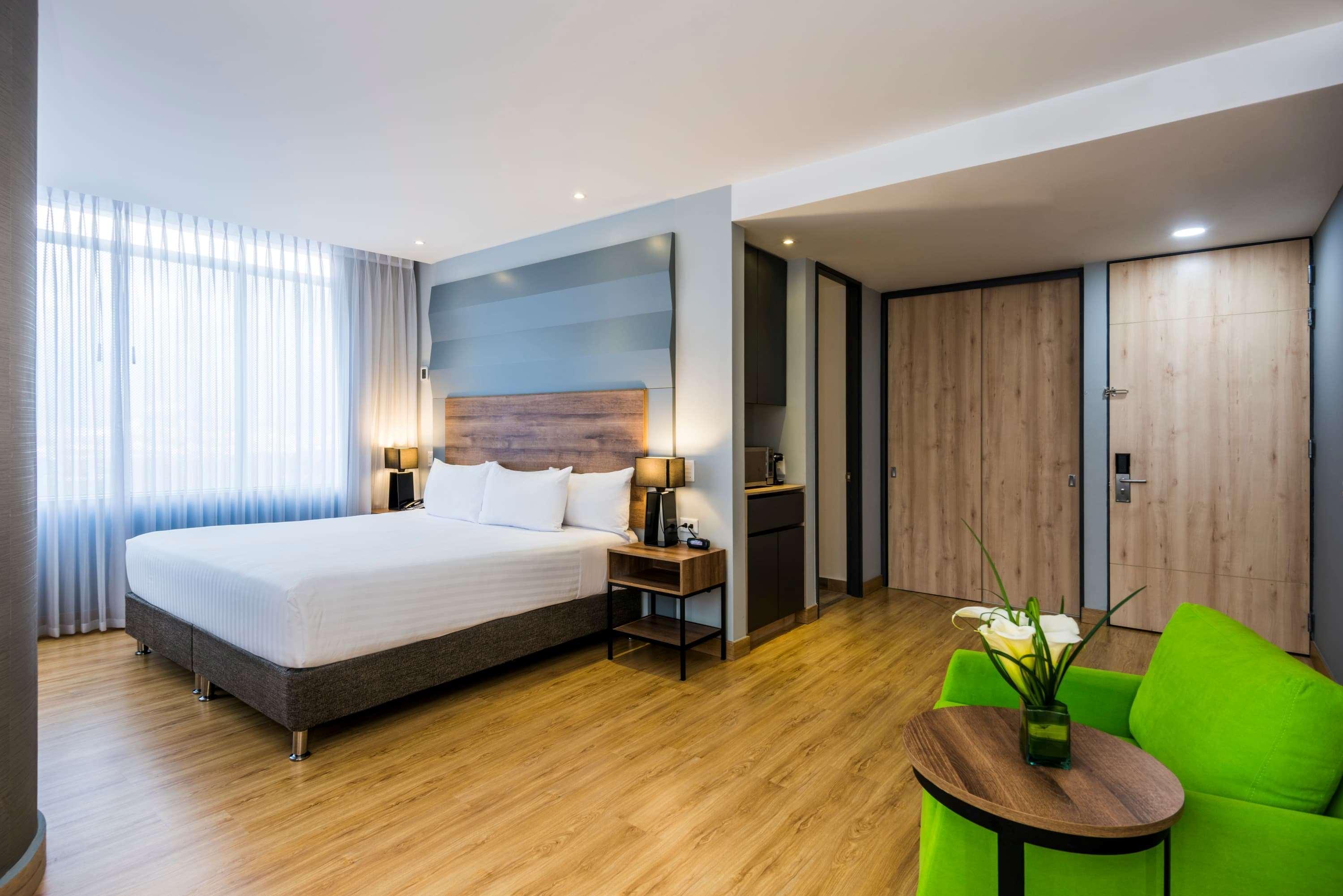 La Quinta By Wyndham Medellin Hotell Eksteriør bilde