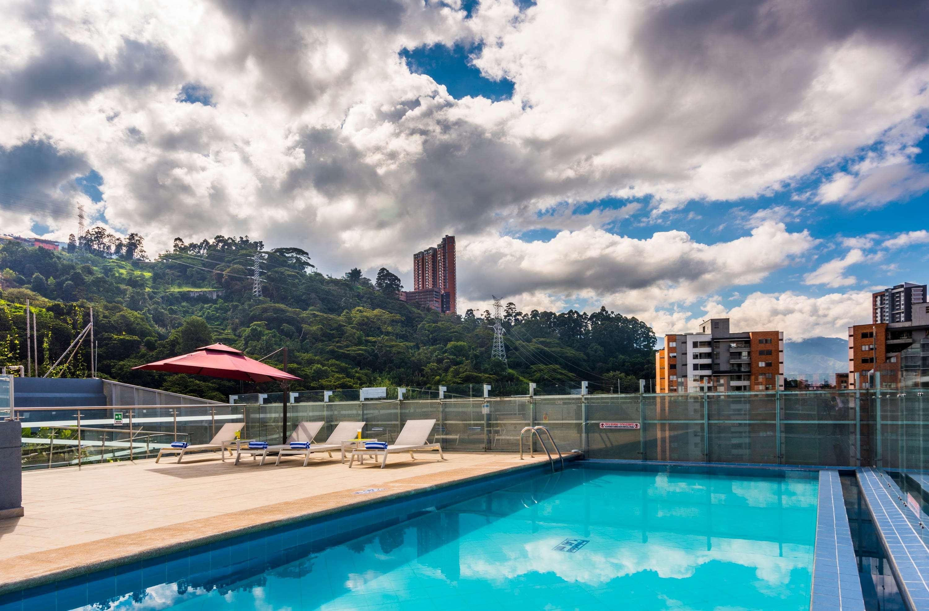 La Quinta By Wyndham Medellin Hotell Eksteriør bilde