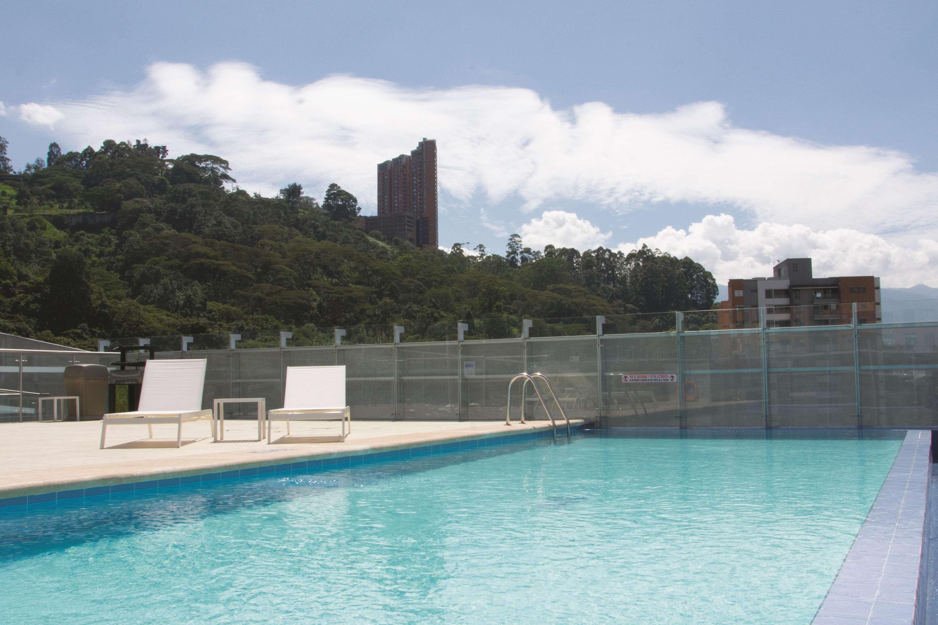 La Quinta By Wyndham Medellin Hotell Eksteriør bilde