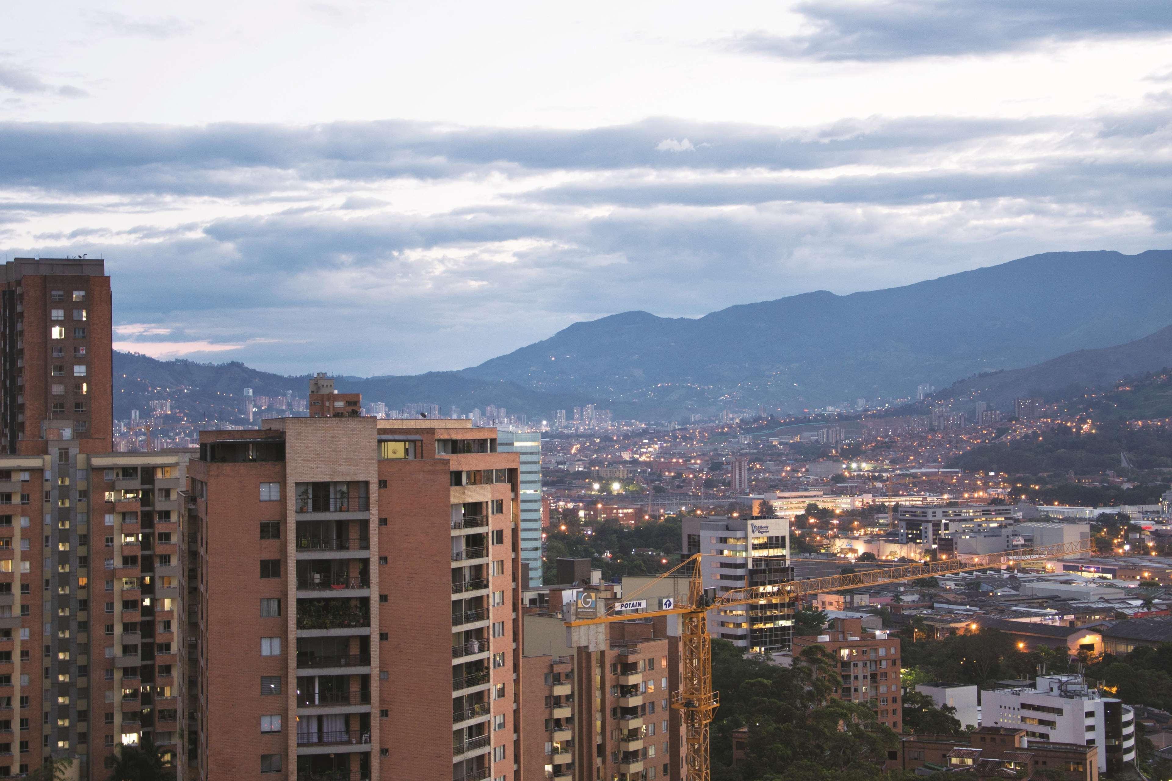 La Quinta By Wyndham Medellin Hotell Eksteriør bilde