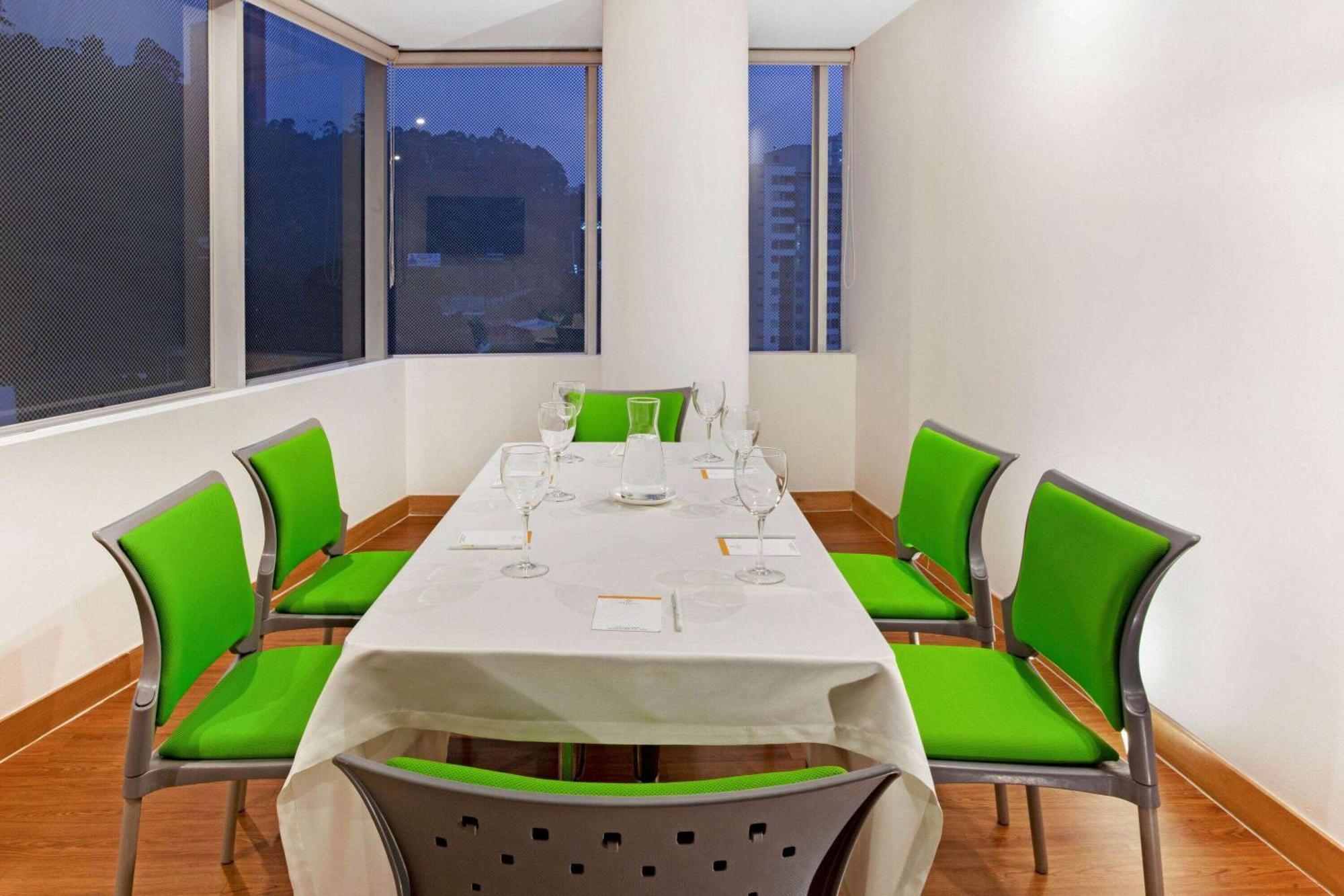 La Quinta By Wyndham Medellin Hotell Eksteriør bilde