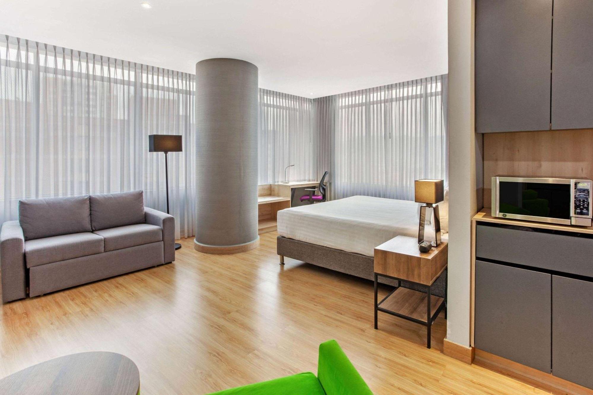 La Quinta By Wyndham Medellin Hotell Eksteriør bilde