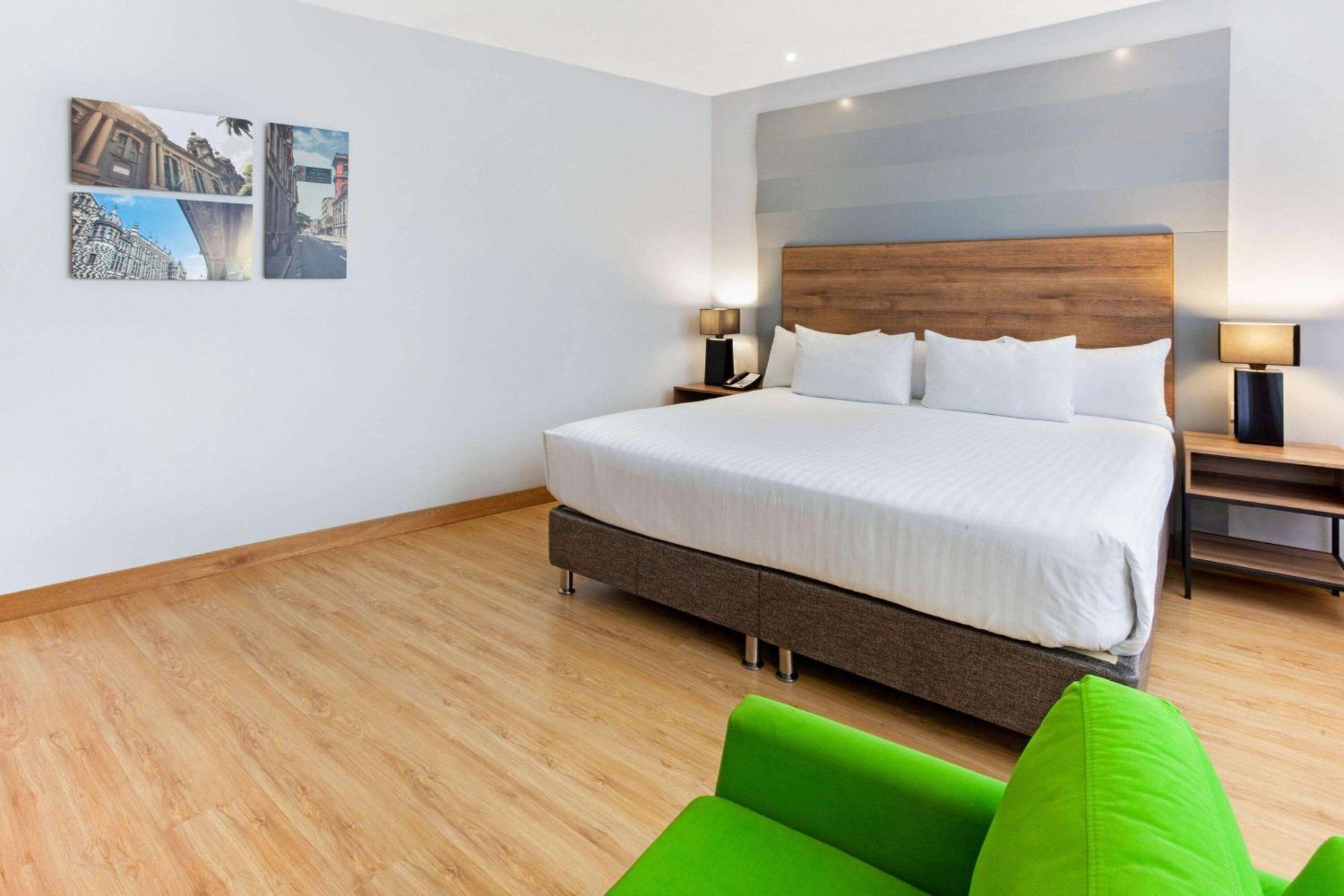 La Quinta By Wyndham Medellin Hotell Eksteriør bilde
