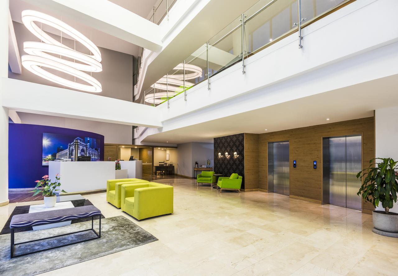 La Quinta By Wyndham Medellin Hotell Eksteriør bilde