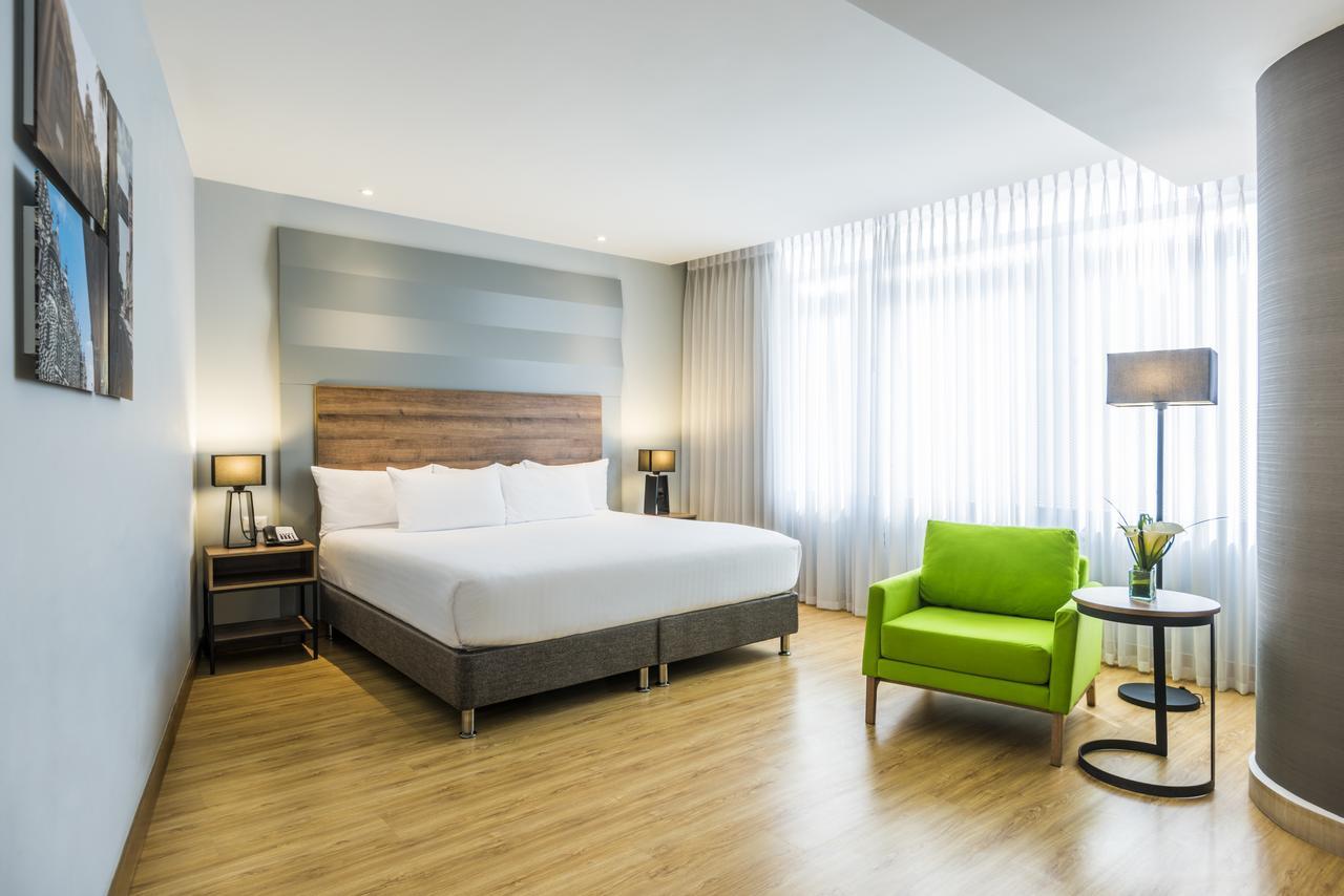 La Quinta By Wyndham Medellin Hotell Eksteriør bilde